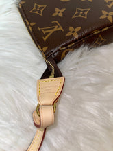 Load image into Gallery viewer, LOUIS VUITTON  Pochette Accessoires Monogram (BRAND NEW 2022)
