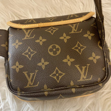 Load image into Gallery viewer, LOUIS VUITTON Monogram Canvas Bosphore Bum Bag
