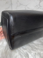 Load image into Gallery viewer, LOUIS VUITTON Epi Speedy 25
