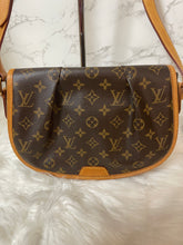 Load image into Gallery viewer, LOUIS VUITTON Monogram Menilmontant PM
