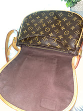 Load image into Gallery viewer, LOUIS VUITTON Monogram Menilmontant PM
