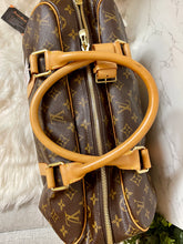 Load image into Gallery viewer, LOUIS VUITTON Monogram Canvas Caryall
