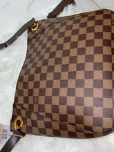 Load image into Gallery viewer, LOUIS VUITTON Damier Ebene South Bank Besace
