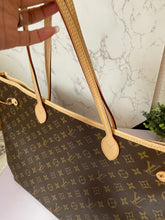 Load image into Gallery viewer, LOUIS VUITTON Neverfull Monogram GM
