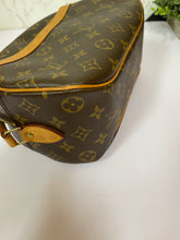 Load image into Gallery viewer, LOUIS VUITTON Blois Monogram
