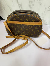 Load image into Gallery viewer, LOUIS VUITTON Blois Monogram
