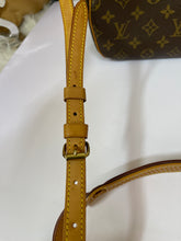 Load image into Gallery viewer, LOUIS VUITTON Blois Monogram
