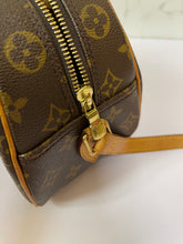 Load image into Gallery viewer, LOUIS VUITTON Blois Monogram
