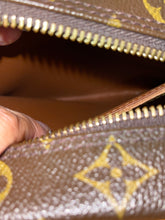 Load image into Gallery viewer, LOUIS VUITTON Blois Monogram
