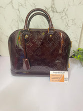 Load image into Gallery viewer, LOUIS VUITTON Alma PM Vernis Amarante
