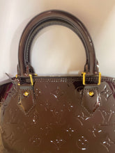 Load image into Gallery viewer, LOUIS VUITTON Alma PM Vernis Amarante
