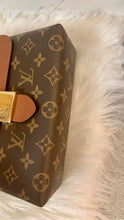 Load image into Gallery viewer, LOUIS VUITTON Locky Monogram BB (New)
