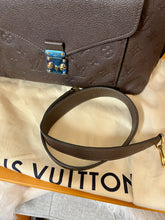 Load image into Gallery viewer, LOUIS VUITTON Metis Hobo Empreinte Leather (New Repair)
