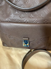 Load image into Gallery viewer, LOUIS VUITTON Metis Hobo Empreinte Leather (New Repair)
