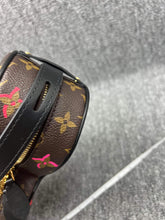 Load image into Gallery viewer, LOUIS VUITTON Fall In Love Sac Coeur Monogram (BRAND NEW!!)
