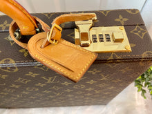 Load image into Gallery viewer, LOUIS VUITTON President Classeur Attache Hard Trunk Case
