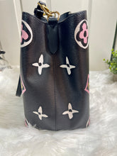 Load image into Gallery viewer, LOUIS VUITTON NéoNoé Bucket Bag Wild At Heart Edition
