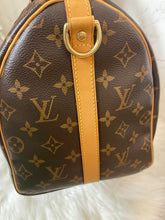 Load image into Gallery viewer, LOUIS VUITTON Monogram Bandoulière Speedy 35
