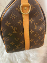 Load image into Gallery viewer, LOUIS VUITTON Monogram Bandoulière Speedy 35

