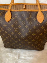 Load image into Gallery viewer, LOUIS VUITTON Neverful Monogram MM
