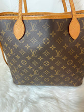 Load image into Gallery viewer, LOUIS VUITTON Neverful Monogram MM
