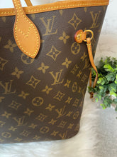 Load image into Gallery viewer, LOUIS VUITTON Neverful Monogram MM
