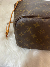 Load image into Gallery viewer, LOUIS VUITTON Neverful Monogram MM
