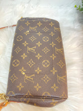 Load image into Gallery viewer, LOUIS VUITTON Monogram Favorite MM
