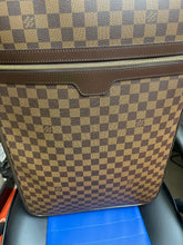 Load image into Gallery viewer, LOUIS VUITTON Pegase 55 Damier Ebene
