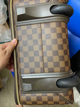 Load image into Gallery viewer, LOUIS VUITTON Pegase 55 Damier Ebene

