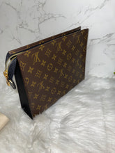 Load image into Gallery viewer, LOUIS VUITTON Poche Toilette (BRAND NEW)
