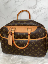 Load image into Gallery viewer, LOUIS VUITTON Monogram Canvas Deauville
