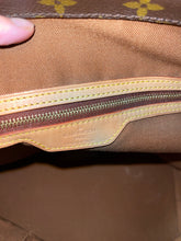 Load image into Gallery viewer, LOUIS VUITTON Cabas Mezzo
