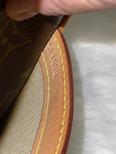Load image into Gallery viewer, LOUIS VUITTON Reporter PM
