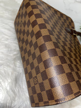 Load image into Gallery viewer, LOUIS VUITTON Damier Ebene Triana

