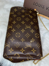 Load image into Gallery viewer, LOUIS VUITTON Monogram Favorite MM

