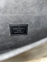 Load image into Gallery viewer, LOUIS VUITTON Pochette Félicie Epi Leather - Black
