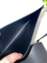 Load image into Gallery viewer, LOUIS VUITTON Pochette Félicie Epi Leather - Black
