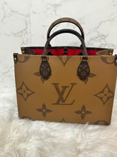 Load image into Gallery viewer, LOUIS VUITTON On-The-Go Reverse MM
