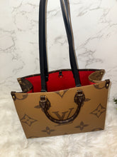 Load image into Gallery viewer, LOUIS VUITTON On-The-Go Reverse MM
