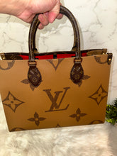 Load image into Gallery viewer, LOUIS VUITTON On-The-Go Reverse MM
