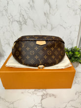 Load image into Gallery viewer, LOUIS VUITTON Monogram Bumbag

