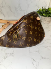 Load image into Gallery viewer, LOUIS VUITTON Monogram Bumbag
