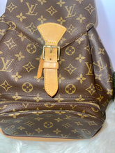 Load image into Gallery viewer, LOUIS VUITTON Montsouris Backpack GM
