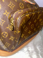 Load image into Gallery viewer, LOUIS VUITTON Montsouris Backpack GM
