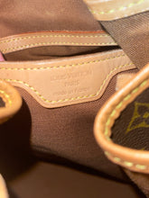 Load image into Gallery viewer, LOUIS VUITTON Montsouris Backpack GM
