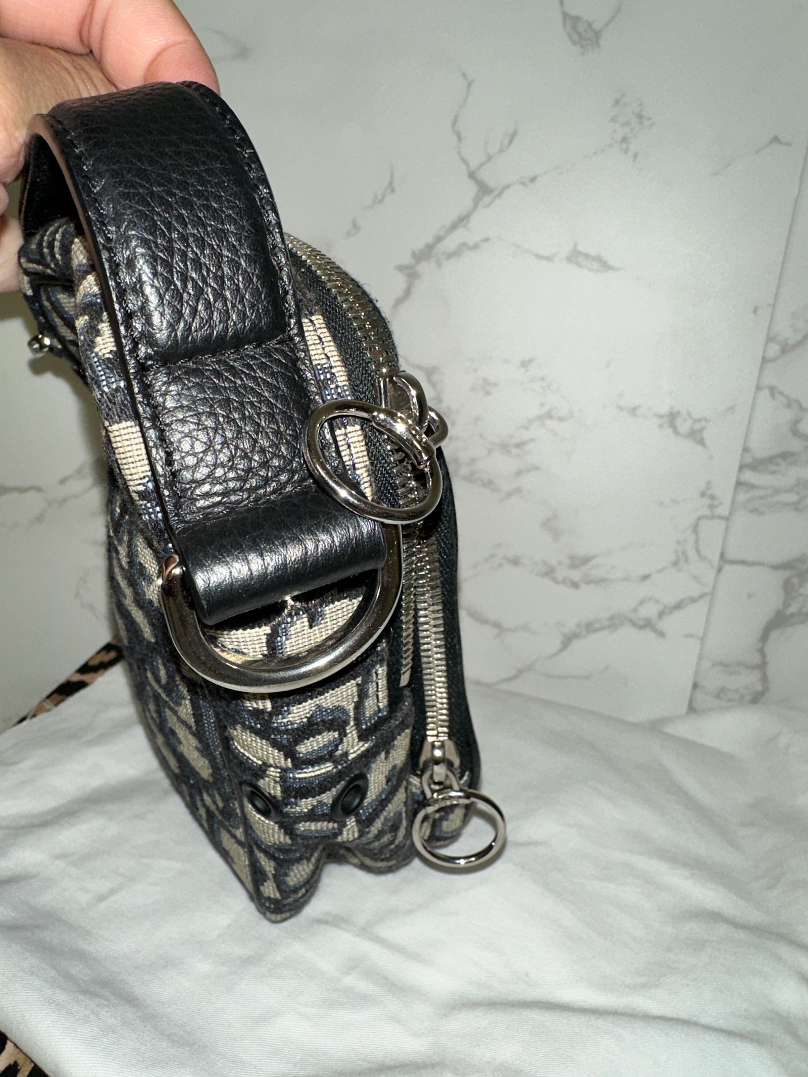 バッグ Christian Dior rider micro porch oblique CHRISTIAN DIOR Oblique Micro Rider Pouch – PearlaaCloset LLC