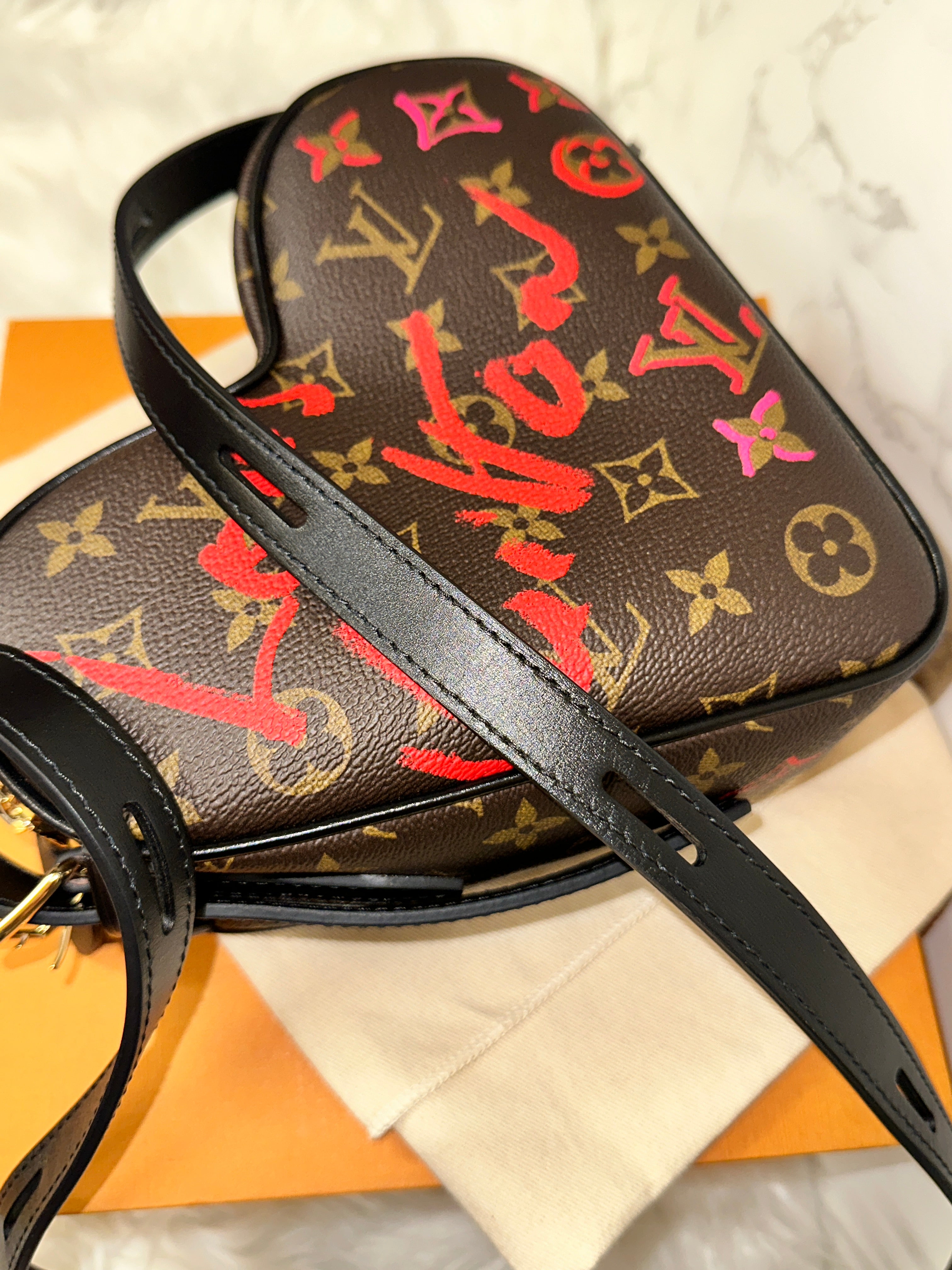 Louis Vuitton Monogram Fall In Love Sac Coeur - Brown Crossbody Bags,  Handbags - LOU644328