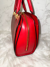 Load image into Gallery viewer, LOUIS VUITTON Epi Leather Pont Neuf
