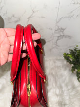 Load image into Gallery viewer, LOUIS VUITTON Epi Leather Pont Neuf
